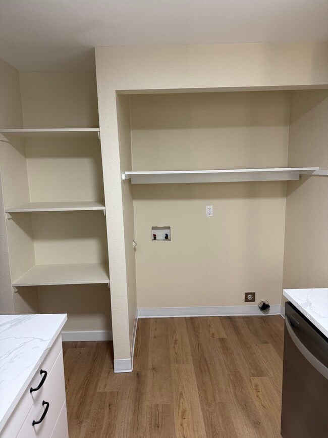 Foto del edificio - 6309 SW Valley Ave