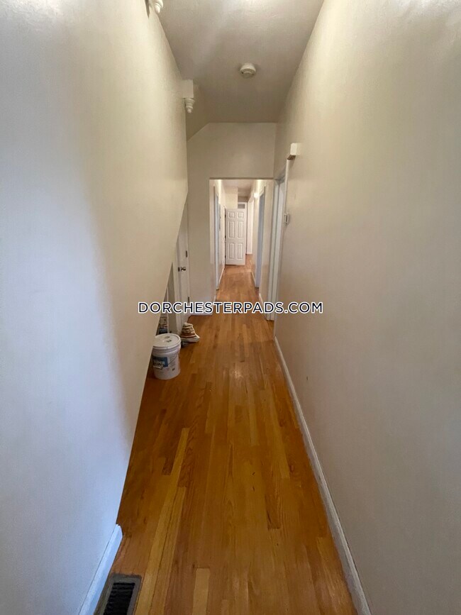 Foto del edificio - 73 W Cottage St