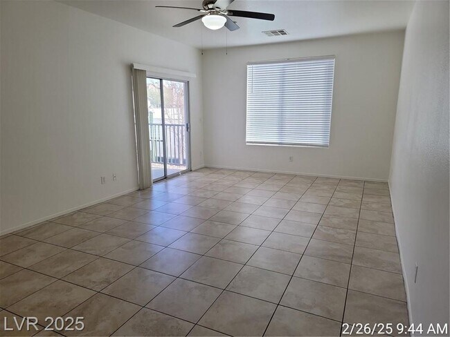 Foto del edificio - LOCATED JUST MINUTES FROM NELLIS AFB IN GU...