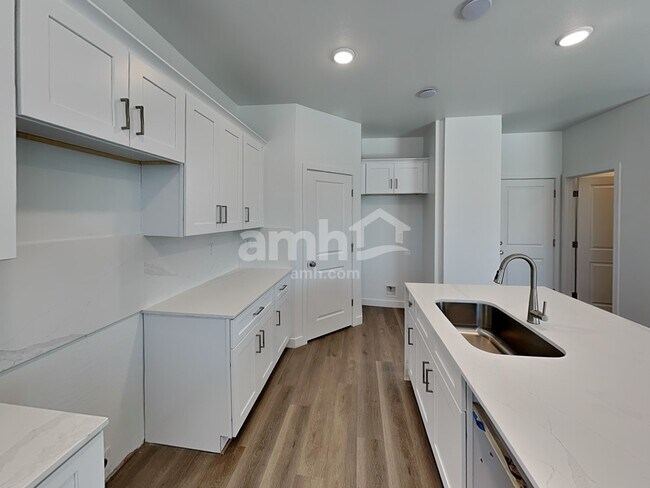 Building Photo - 9733 W Luxton Ln