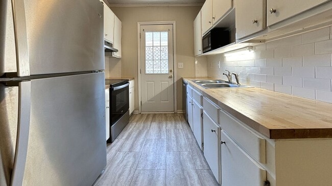 Building Photo - 2 bed / 1 bath ~ Just off of HWY 61