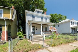 Building Photo - 2504 5th Ave