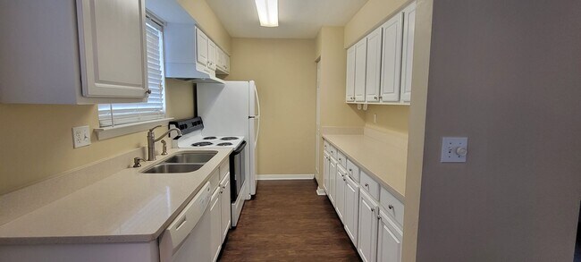 Foto del edificio - 3 bedroom/2 bath in Palm Grove