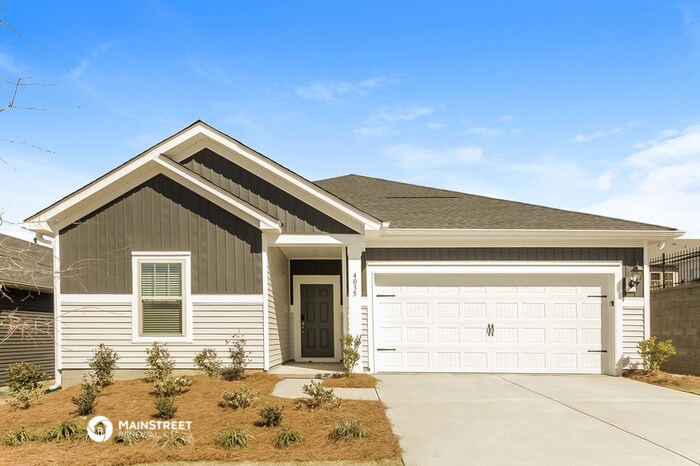Foto principal - 4035 Honey Locust Dr