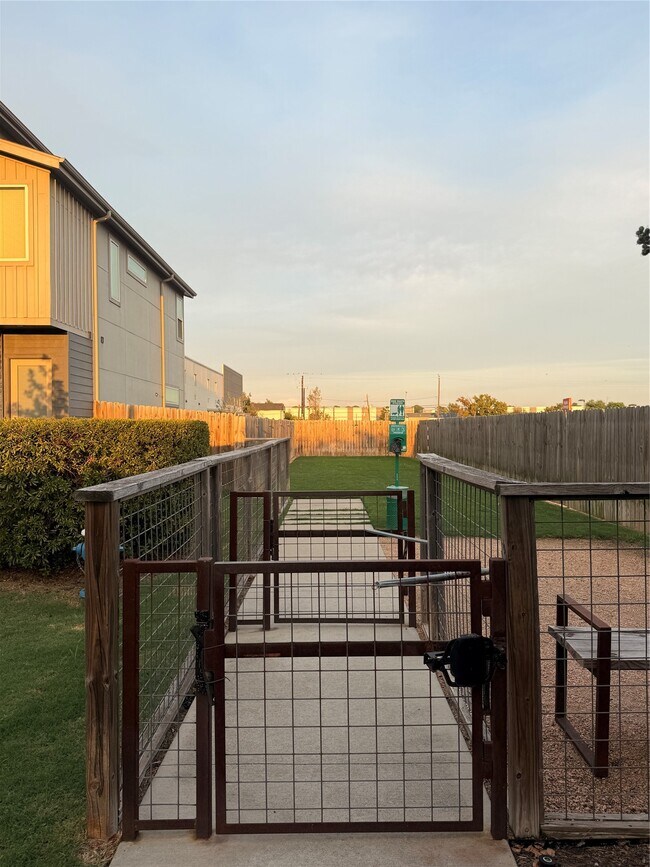 Building Photo - 6817 Rocinante Ln