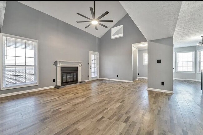 Building Photo - 9453 Cypress Lane