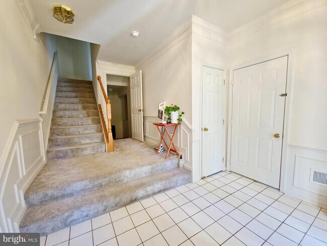 Foto del edificio - 5310 Birds View Ln