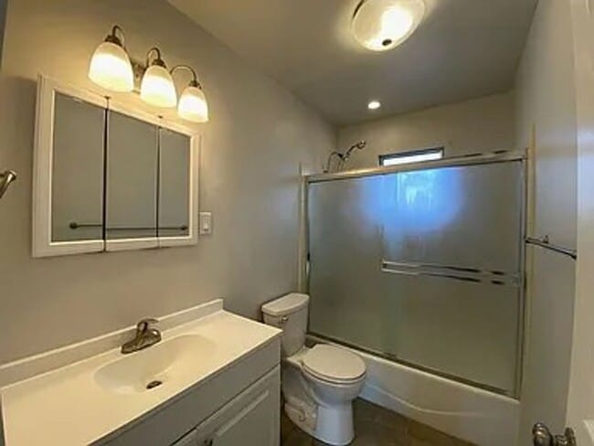 Building Photo - Sunny Seaside 3 bedroom House (Home is Occupied- do not disturb tenants)