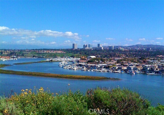 Foto del edificio - 265 Mayflower Dr