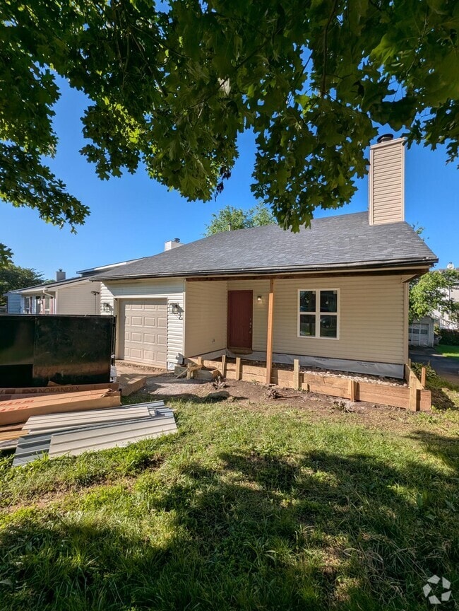 Building Photo - 444 Becky Pl