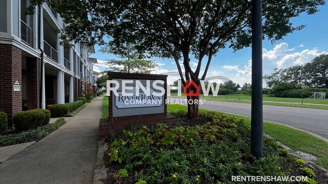 Building Photo - 380 Island Dr