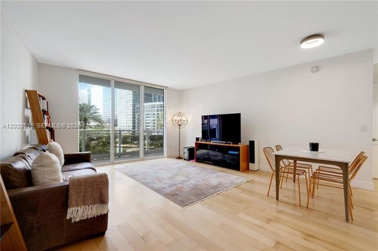 Photo - 901 Brickell Key Blvd # 609, Miami, FL 33131