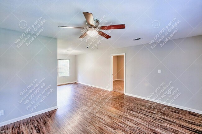 Building Photo - 3 br, 2 bath House - 6838 Crestridge St