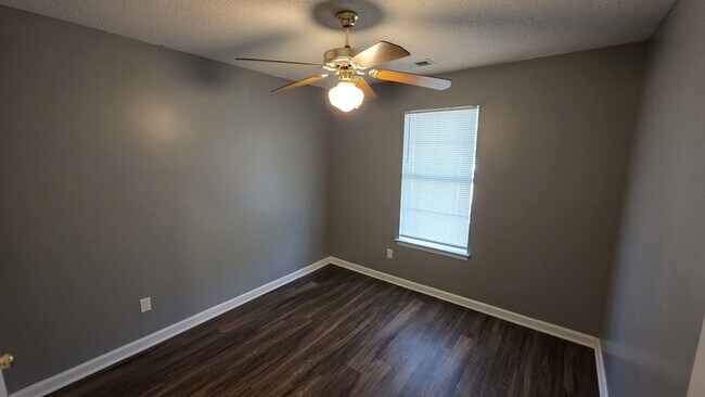 Foto del edificio - 7115 Lindsey Leaf Cove