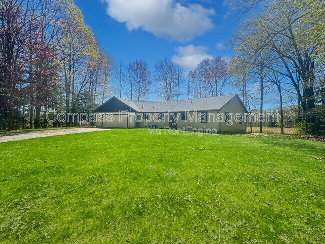 Foto del edificio - 18325 W Spring Lake Rd