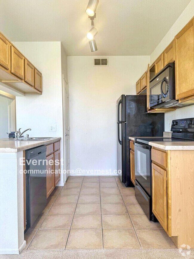 Building Photo - 16013 S Desert Foothills Pkwy