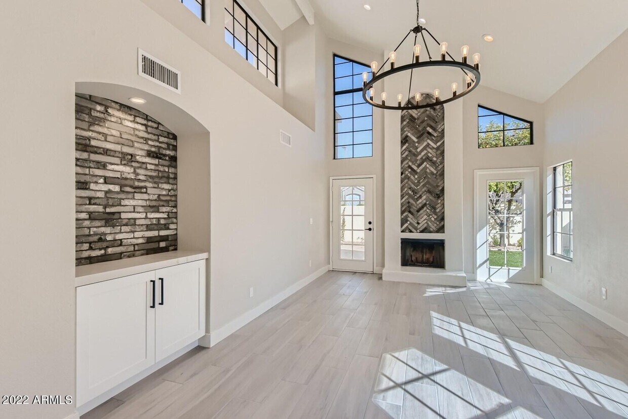 Primary Photo - 9636 E Sutton Dr