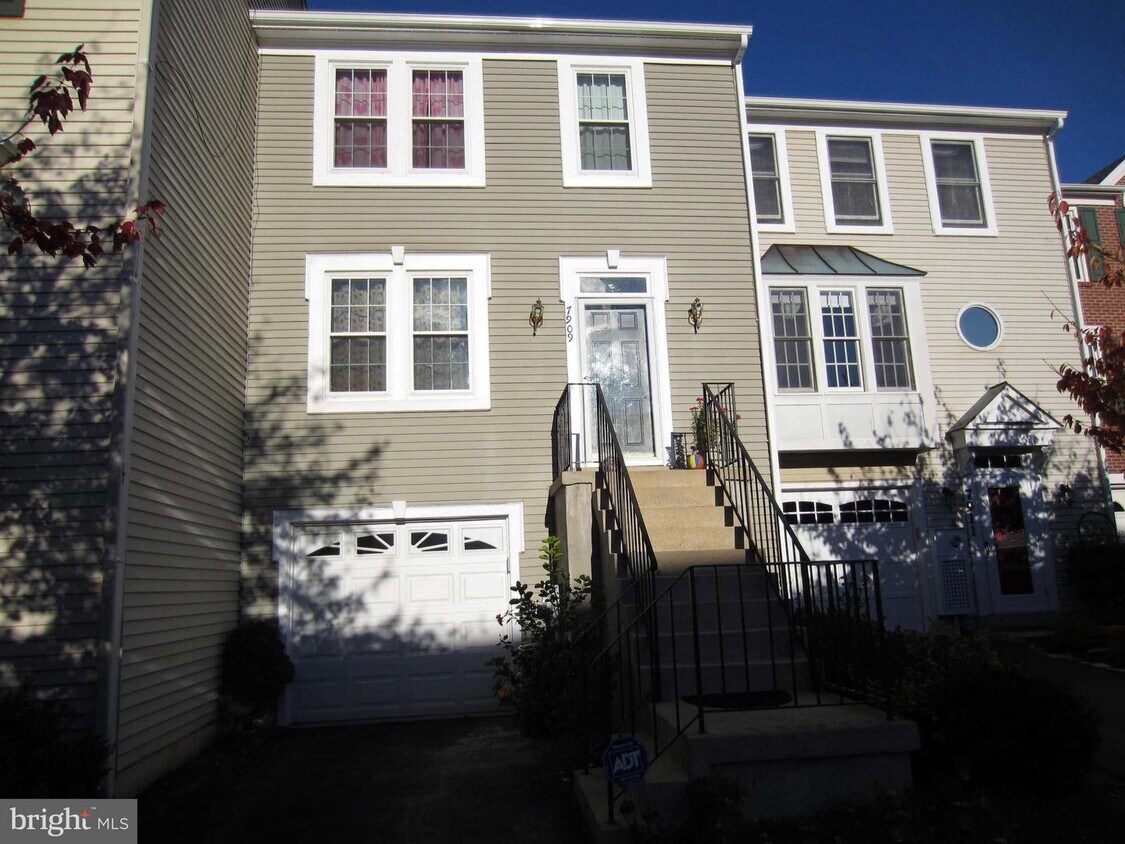 7909 Brightmeadow Ct, Ellicott City, MD 21043 Townhome Rentals in