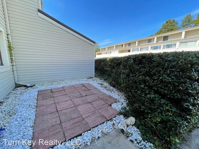 Building Photo - 3 br, 2.5 bath House - 303 Running Brook Road