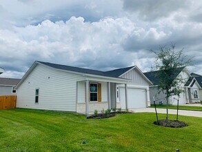 Building Photo - 107 Bering Dr