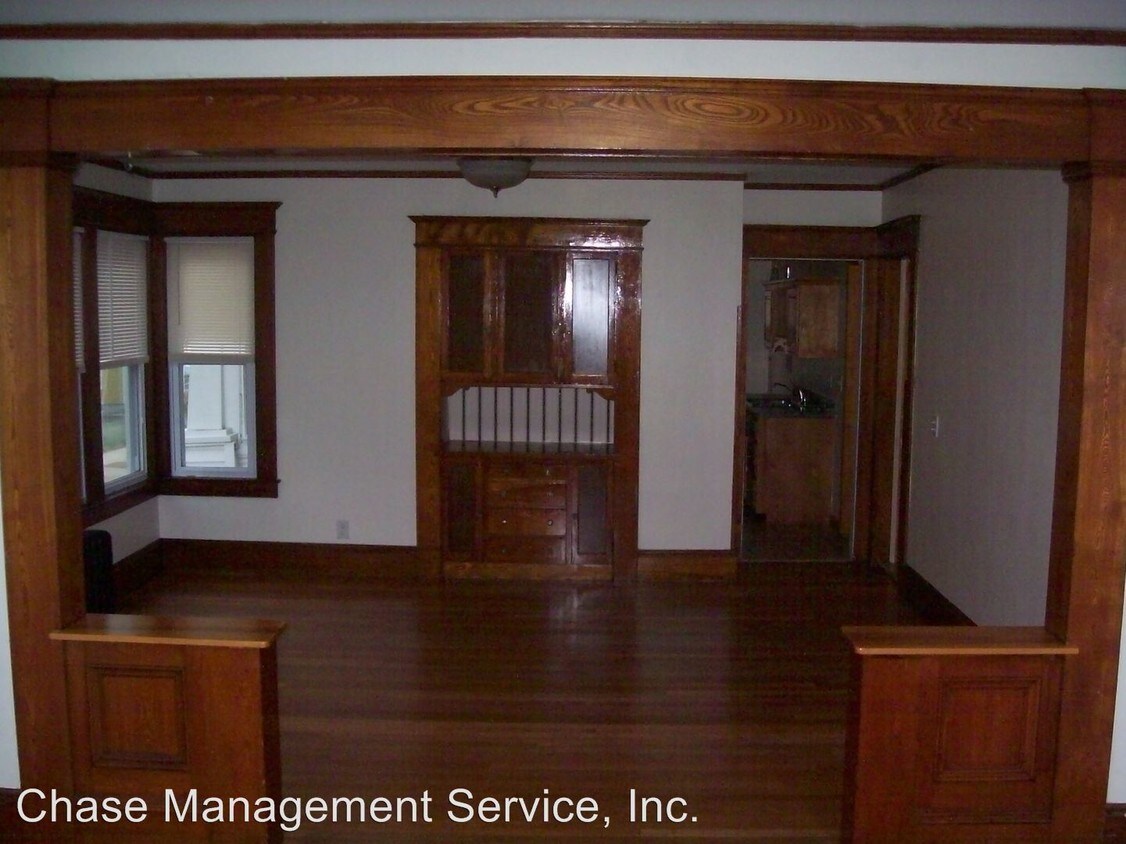 Primary Photo - 51-53 Westford Cir