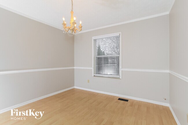 Foto del edificio - 6247 Fireside Dr