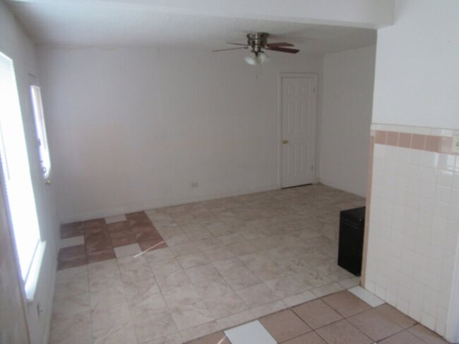 Foto del edificio - ******1 BEDROOM DUPLEX IN DALLAS****