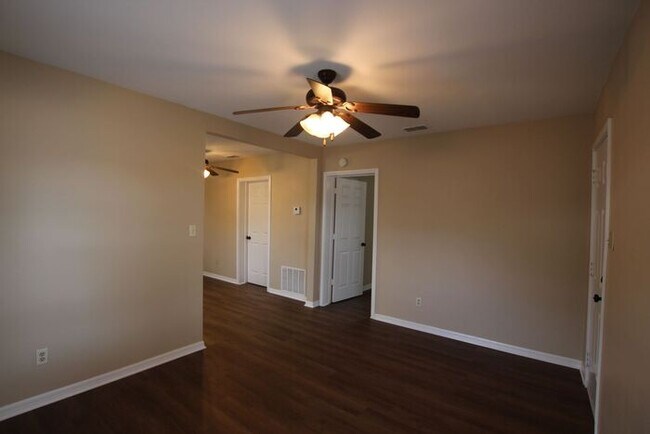 Foto del edificio - Adorable 2 Bedroom 1 Bath Home in West Tyler! Available now!