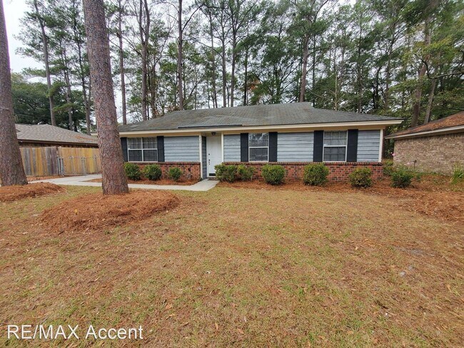 Foto del edificio - 3 br, 2 bath House - 429 Edgewater Rd.