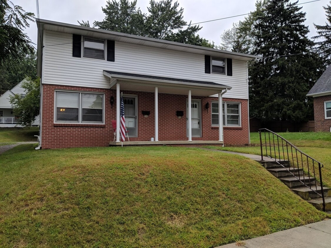 Foto principal - 711-713 Fairbanks St