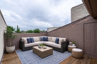 Building Photo - 11280 Braes Forest Dr