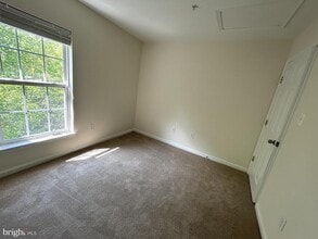Building Photo - 10458 Damascus Park Ln