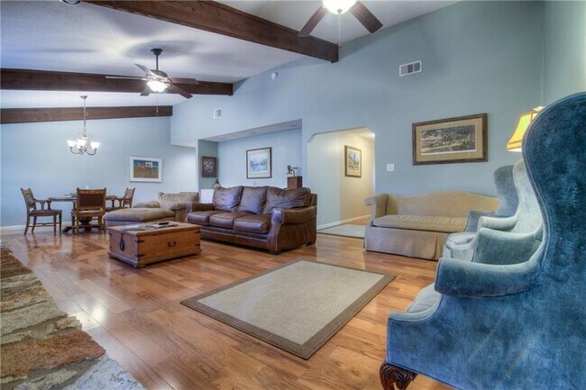 Building Photo - 3138 Honey Tree Ln