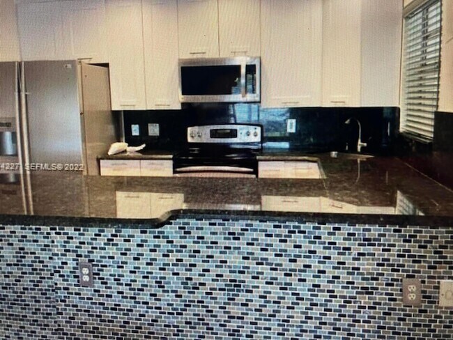 Foto del edificio - 1174 NW 13th St