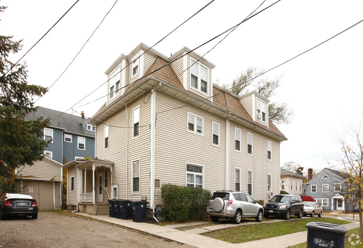 Building Photo - 216 N State St