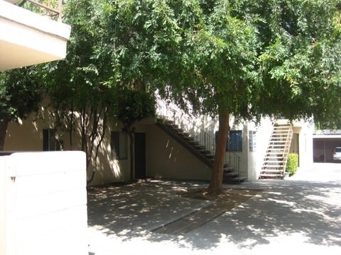 Building Photo - 728 S Marengo Ave
