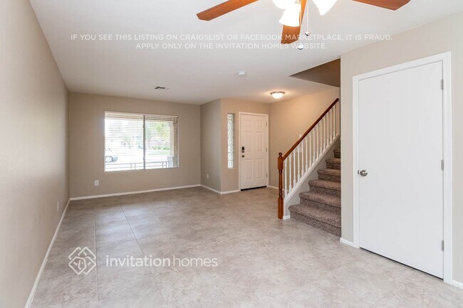 Foto del edificio - 785 E Beargrass Pl