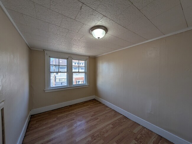 Foto del edificio - 373 Esser Ave