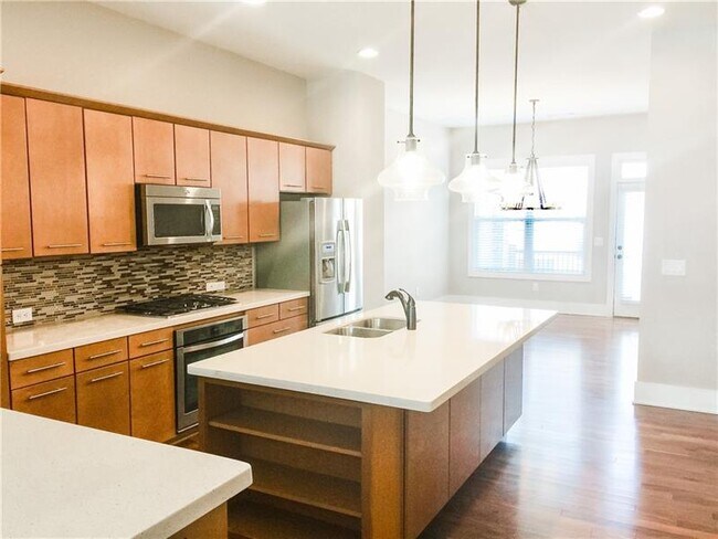 Building Photo - 325 Alderwood Ln