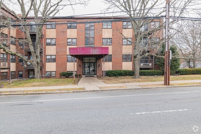Building Photo - 4925 Washington St
