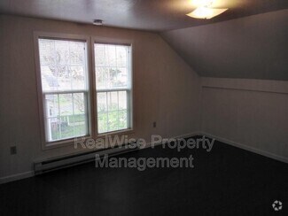 Building Photo - 1125 W Brown Ave