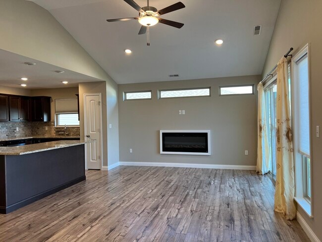 Building Photo - 4015 Perennial Ct