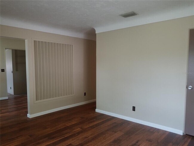 Foto del edificio - 5853 Pine St