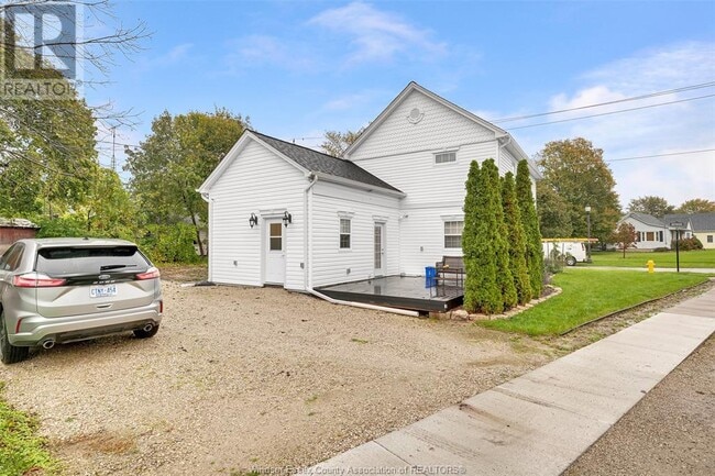 Building Photo - 306 Seymour St