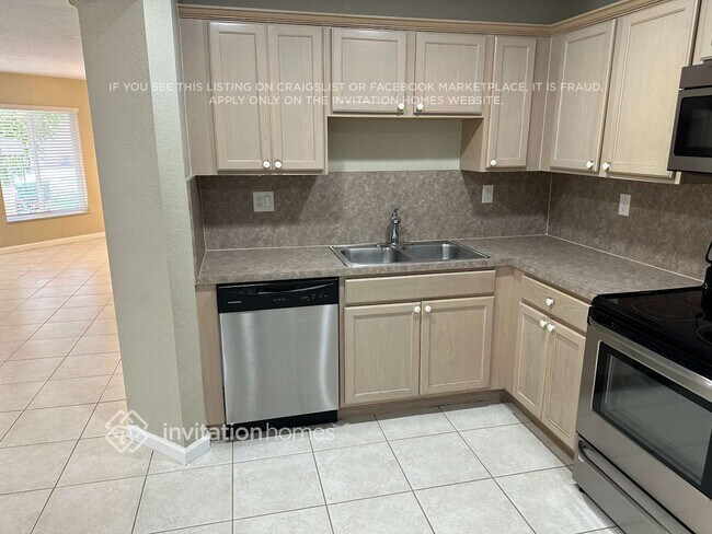 Foto del edificio - 3064 Waddell Ave