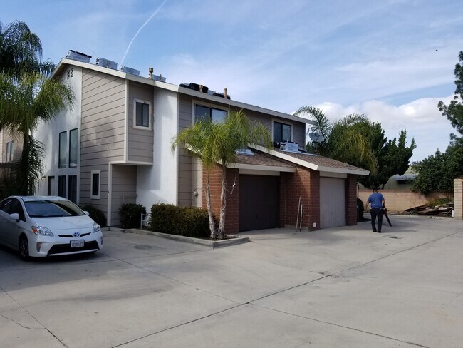 Foto del edificio - 675 Woodcrest Dr