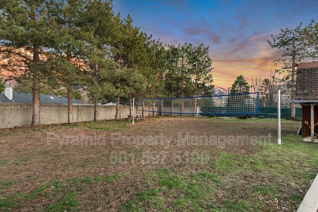 Building Photo - 10971 Cindy Cir