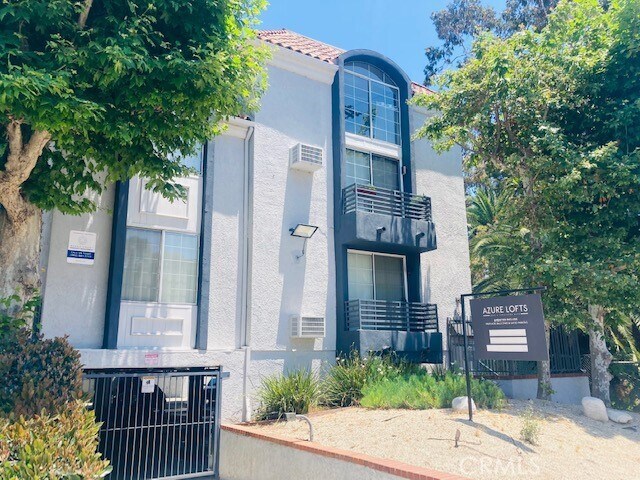 Foto principal - 2642 S Sepulveda Blvd