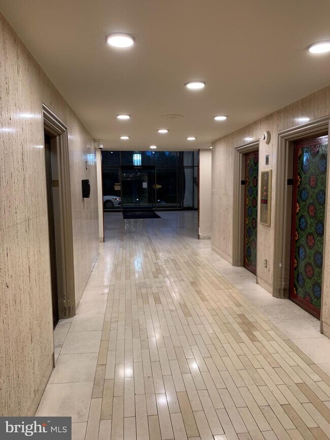 Foto del edificio - 301 N Beauregard St