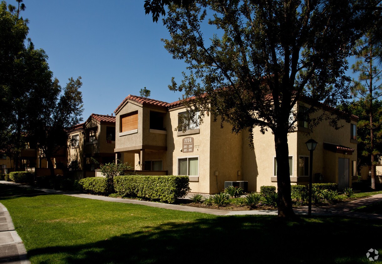 The Woodlands Apartments Riverside, CA